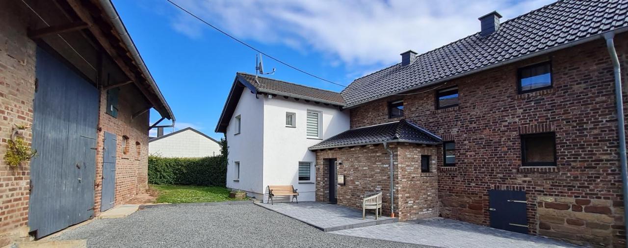Eifelhof Mit Obstbaumwiese Nideggen Bagian luar foto